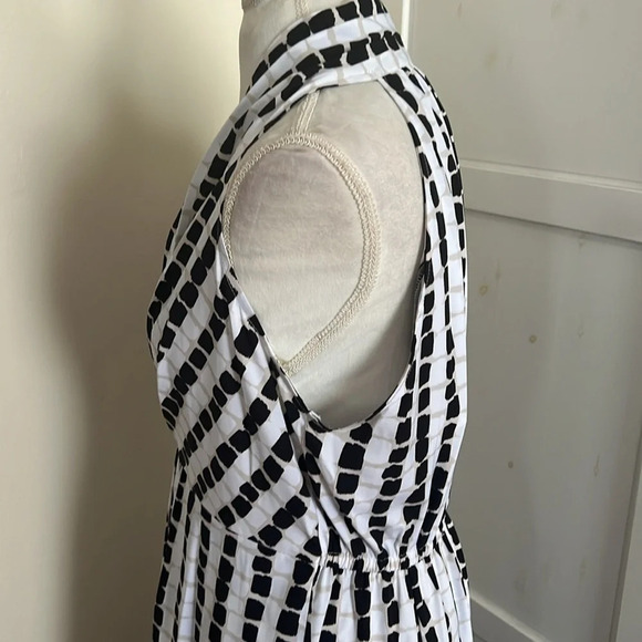 Calvin Klein Halter Neckline Hi/Low Hem Sleeveless Dress - NWT - Size 12 - Picture 8 of 13